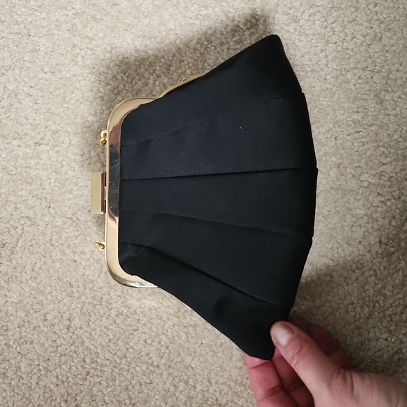 Black and gold Aldo Wristlet - Picture 2 of 3